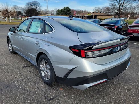 New 2026 Hyundai Sonata SE FWD image 6