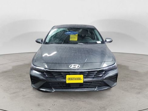 Certified 2025 Hyundai Elantra SEL image 8