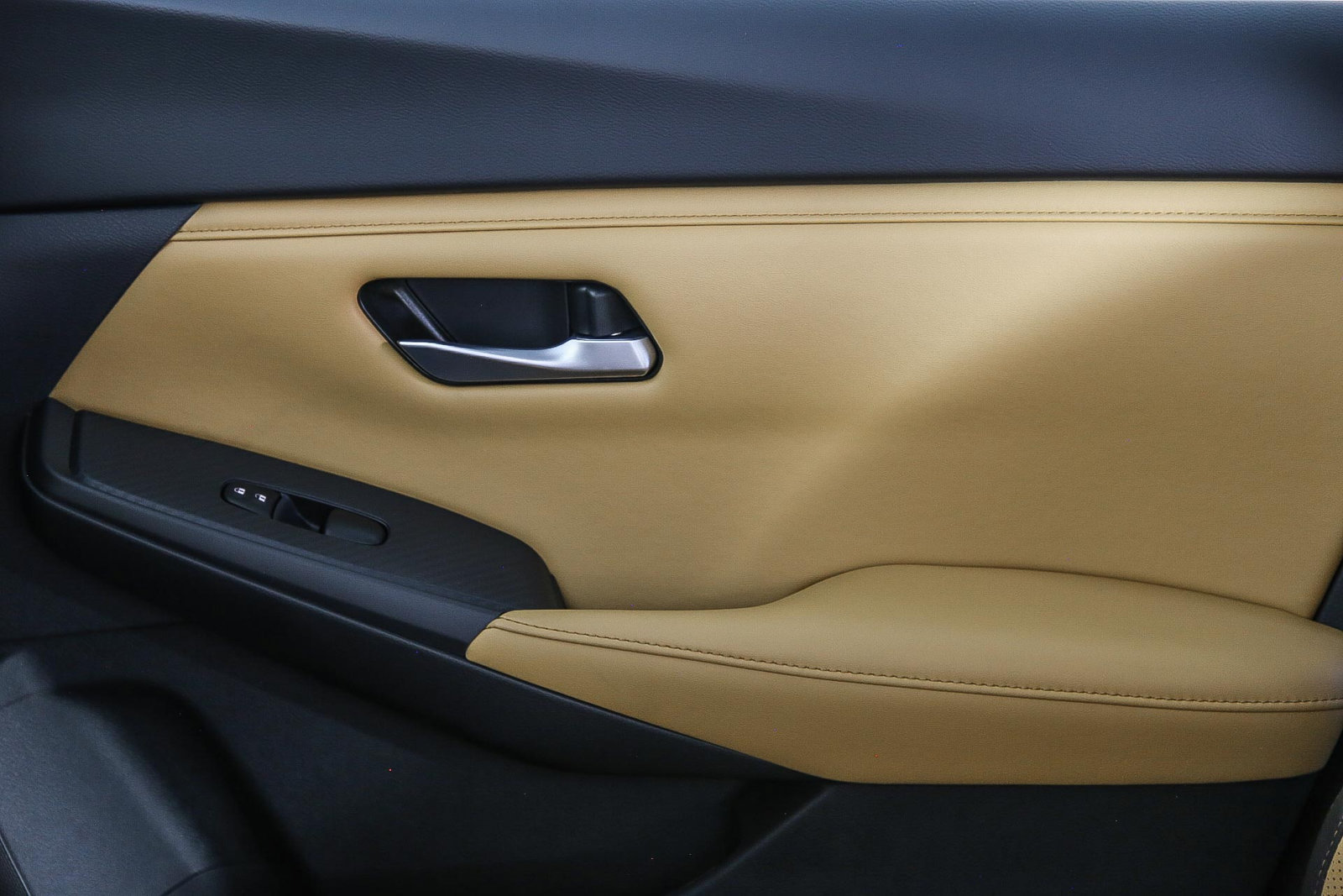 Used 2025 Nissan Sentra SV w/ SV Premium Package FWD image 21