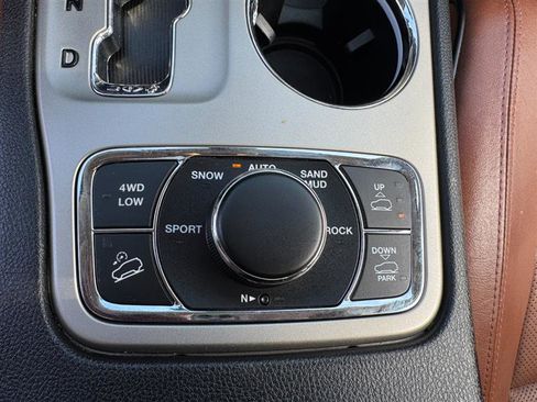 Used 2013 Jeep Grand Cherokee Overland image 37