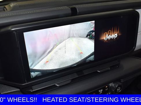 Used 2025 Jeep Wrangler Unlimited Sahara AWD/4WD image 14
