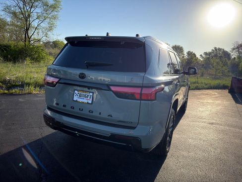 Used 2025 Toyota Sequoia Platinum AWD/4WD image 6