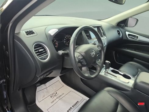 Used 2019 Nissan Pathfinder SL FWD image 19