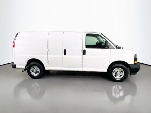 Used 2021 Chevrolet Express 2500 image 5
