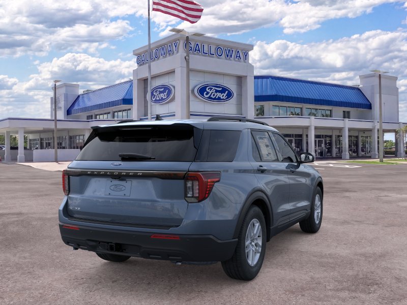 New 2026 Ford Explorer Active RWD image 8