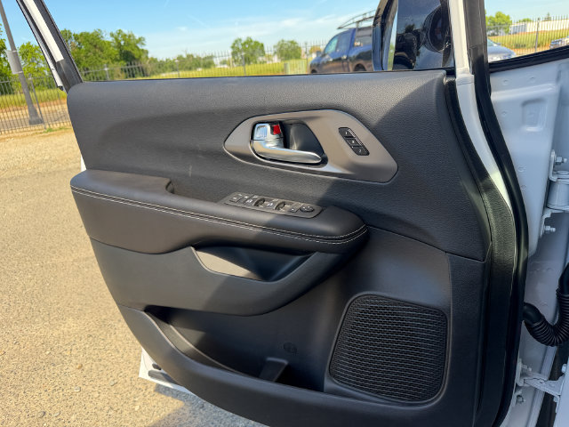 New 2026 Chrysler Pacifica Select AWD/4WD image 13