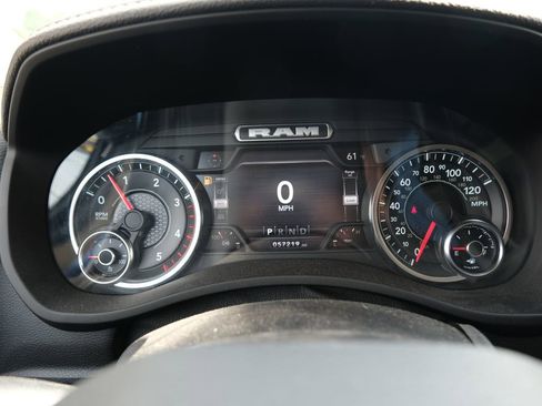 Used 2022 RAM 3500 Laramie AWD/4WD image 7