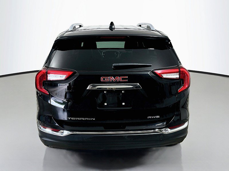 Used 2024 GMC Terrain SLT AWD/4WD image 6