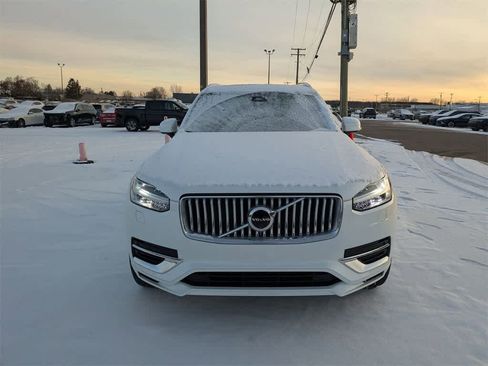 Used 2025 Volvo XC90 T8 Plus w/ Protection Package Premier image 11