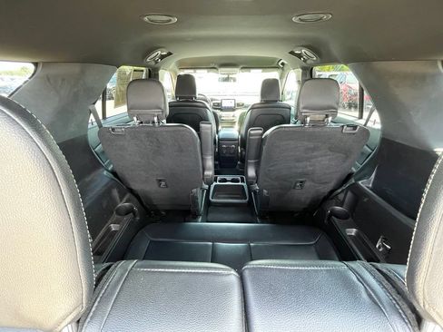 Used 2020 Ford Explorer XLT w/ Equipment Group 202A AWD/4WD image 24
