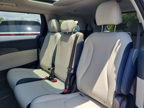 New 2026 Kia Carnival SX FWD image 9