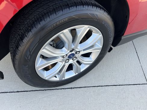 Used 2021 Ford Edge Titanium w/ Equipment Group 301A image 5