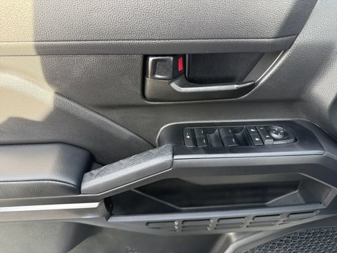 Certified 2026 Toyota Tacoma SR5 AWD/4WD image 18