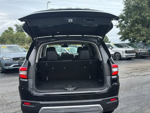 Used 2025 Honda Pilot EX-L image 10