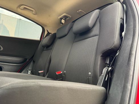 Used 2018 Honda HR-V LX image 9