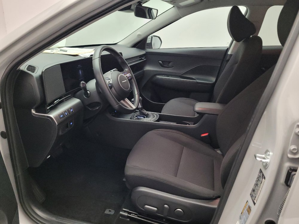 Used 2025 Hyundai Kona SEL FWD image 17