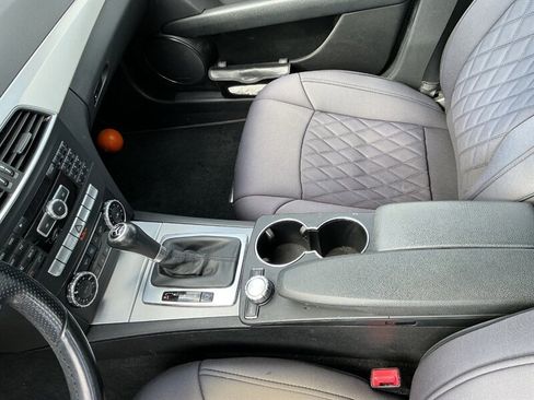 Used 2013 Mercedes-Benz C 250 Sedan image 23