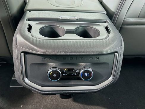 New 2026 Ford Expedition Active image 15