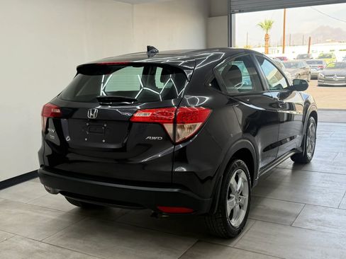 Used 2016 Honda HR-V LX image 9