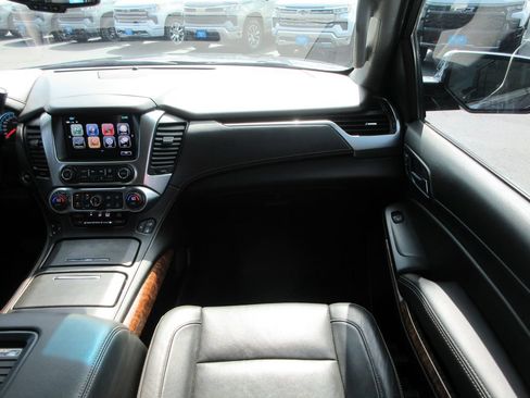 Certified 2017 Chevrolet Suburban Premier AWD/4WD image 18