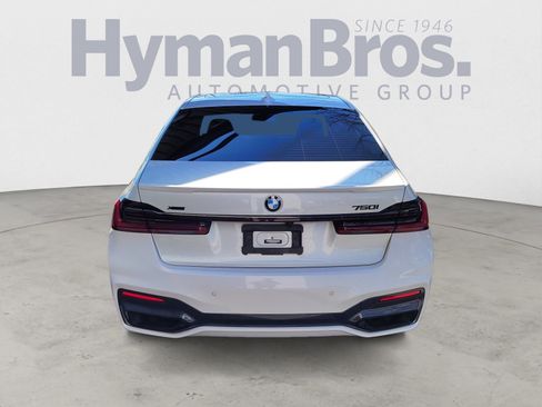 Used 2022 BMW 750i xDrive w/ Executive Package image 4