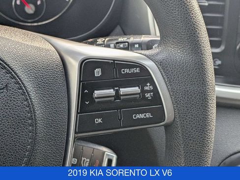 Used 2019 Kia Sorento AWD V6 image 20