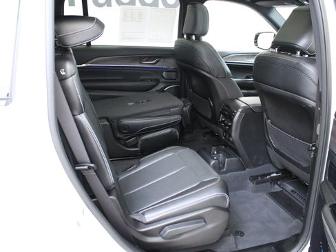 Used 2023 Jeep Grand Cherokee L Overland w/ MOPAR Finishing Package AWD/4WD image 30