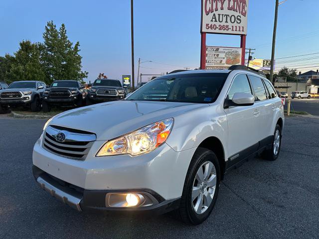 Used 2010 Subaru Outback 2.5i Limited AWD/4WD image 9