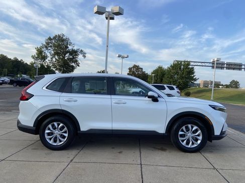 Used 2023 Honda CR-V LX image 13