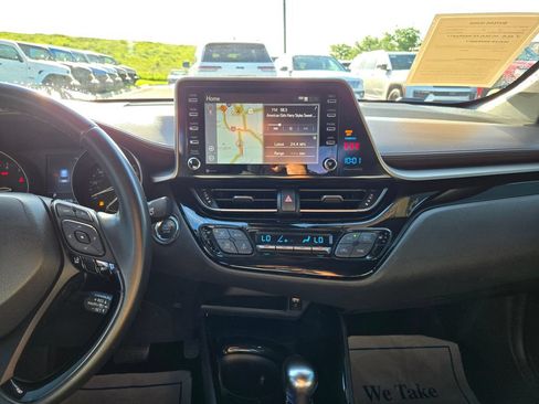 Used 2019 Toyota C-HR Limited FWD image 20