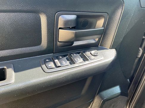 Used 2018 RAM 1500 Express w/ Express Value Package AWD/4WD image 21