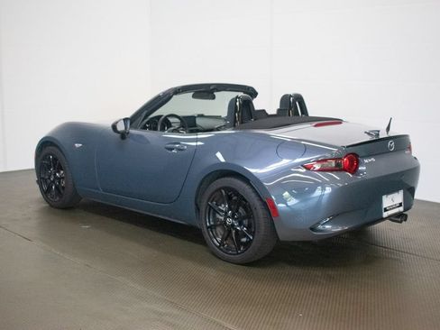 Used 2021 MAZDA MX-5 Miata Club RWD image 6