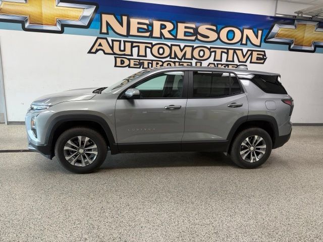 Used 2026 Chevrolet Equinox LT AWD/4WD image 2