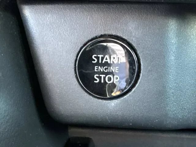 Used 2024 Nissan Rogue S AWD/4WD image 34
