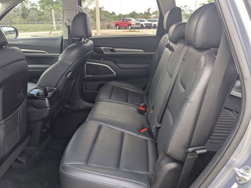 Used 2020 Kia Telluride LX FWD image 18