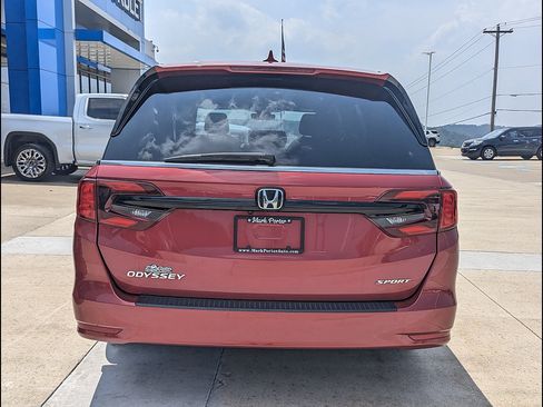 Used 2024 Honda Odyssey Sport image 7