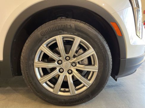 Used 2023 Cadillac XT4 Premium Luxury image 13