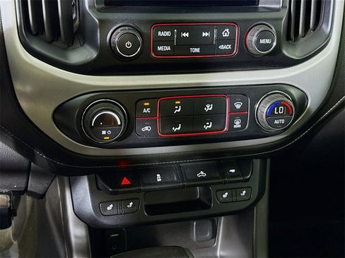 Used 2015 GMC Canyon SLT image 8