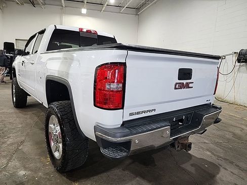 Used 2016 GMC Sierra 2500 SLE w/ SLE Preferred Package AWD/4WD image 3