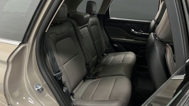 Used 2025 Lincoln Corsair Grand Touring AWD/4WD image 26