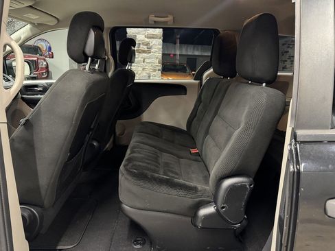 Used 2016 Dodge Grand Caravan American Value Package image 22