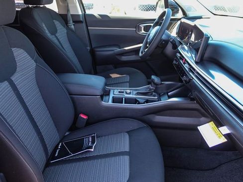 New 2026 Kia Sorento LX FWD image 9