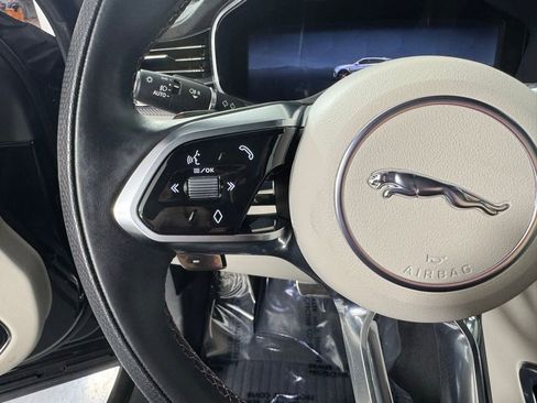 Used 2024 Jaguar F-PACE SVR image 10