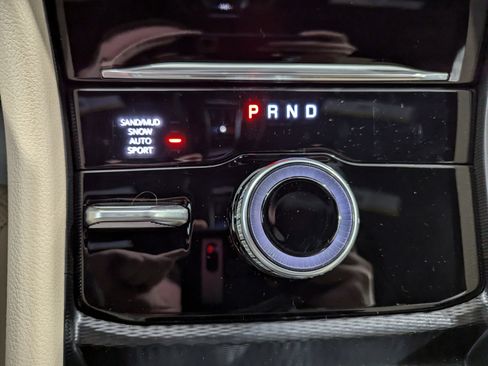 New 2025 Jeep Grand Cherokee Limited w/ Luxury Tech Group II image 18