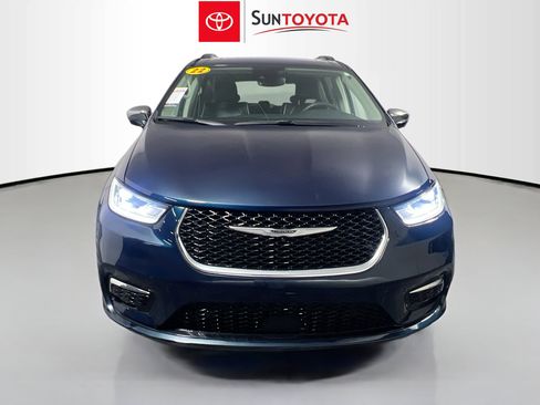 Used 2022 Chrysler Pacifica Limited image 10