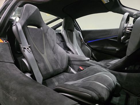 New 2026 McLaren 750S Coupe image 19