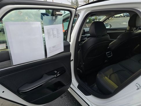 Used 2025 Kia K5 EX image 9