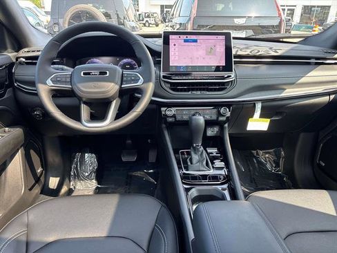 Certified 2024 Jeep Compass Limited w/ High Altitude Package image 12