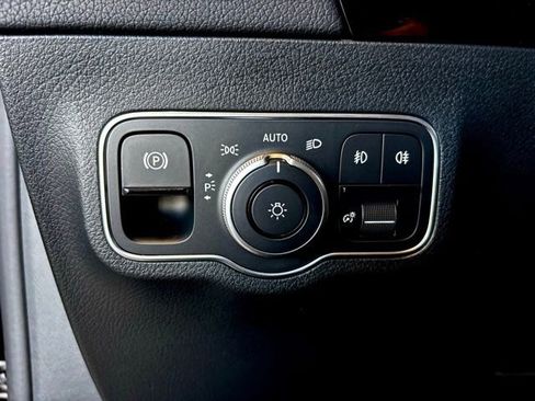 Certified 2025 Mercedes-Benz GLA 250 image 16