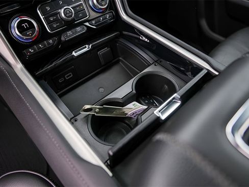 Used 2023 GMC Yukon Denali image 21